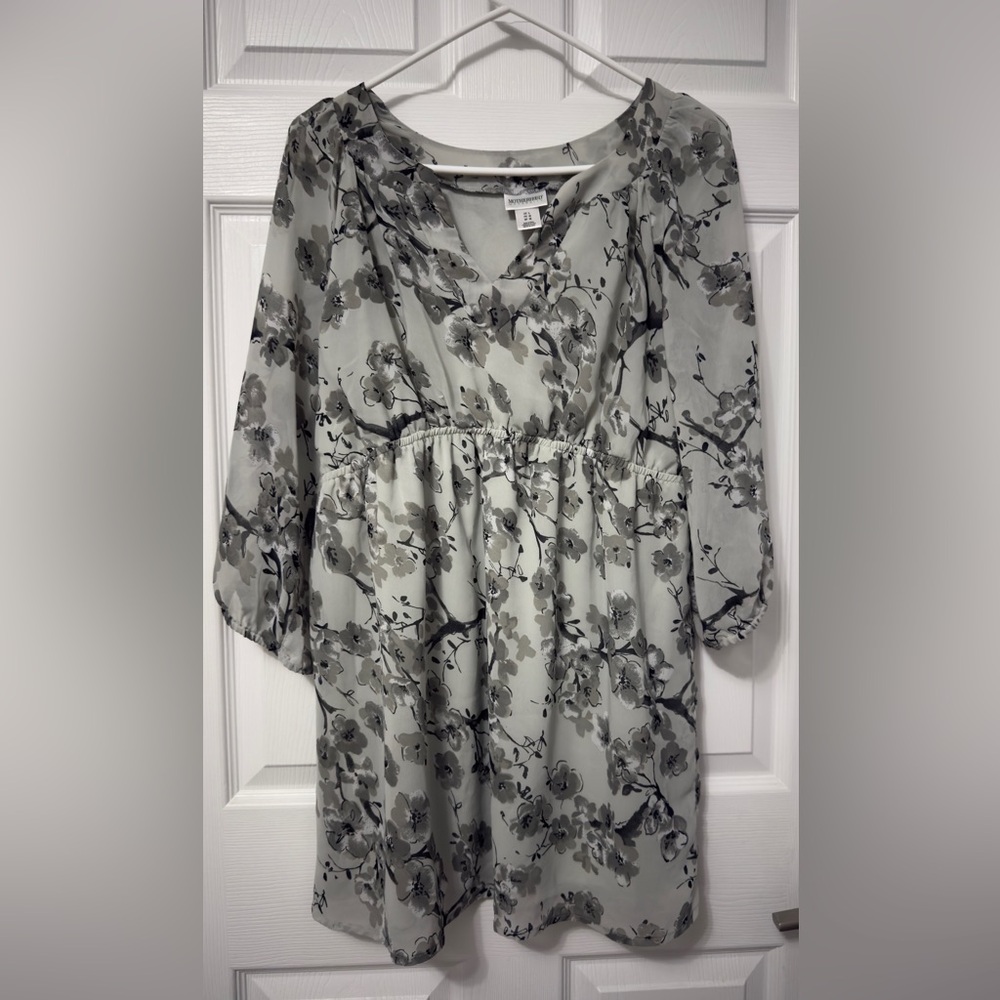 Motherhood Gray Floral blouse - Picture 3 of 6